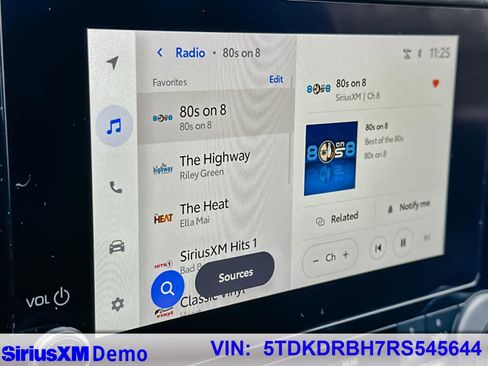 Used 2024 Toyota Highlander LE image 28