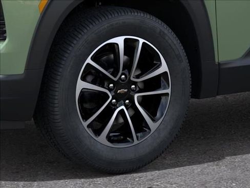 New 2026 Chevrolet TrailBlazer LT w/ LT Cold Weather Package FWD image 9