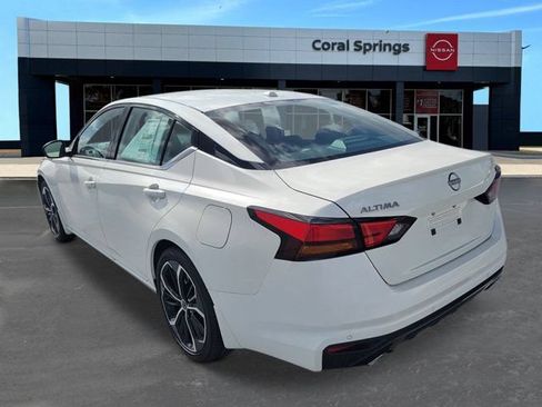 New 2026 Nissan Altima 2.5 SR w/ SR Premium Package FWD image 3
