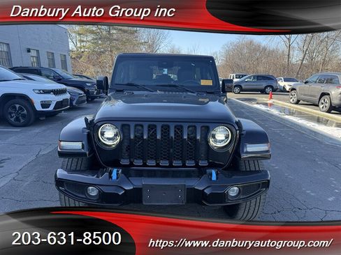 Used 2021 Jeep Wrangler Unlimited Sahara image 8
