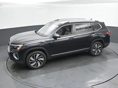 Used 2024 Volkswagen Atlas SEL AWD/4WD image 17