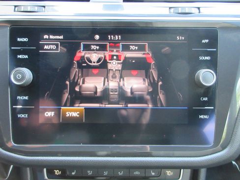 Used 2020 Volkswagen Tiguan SE R-Line AWD/4WD image 43