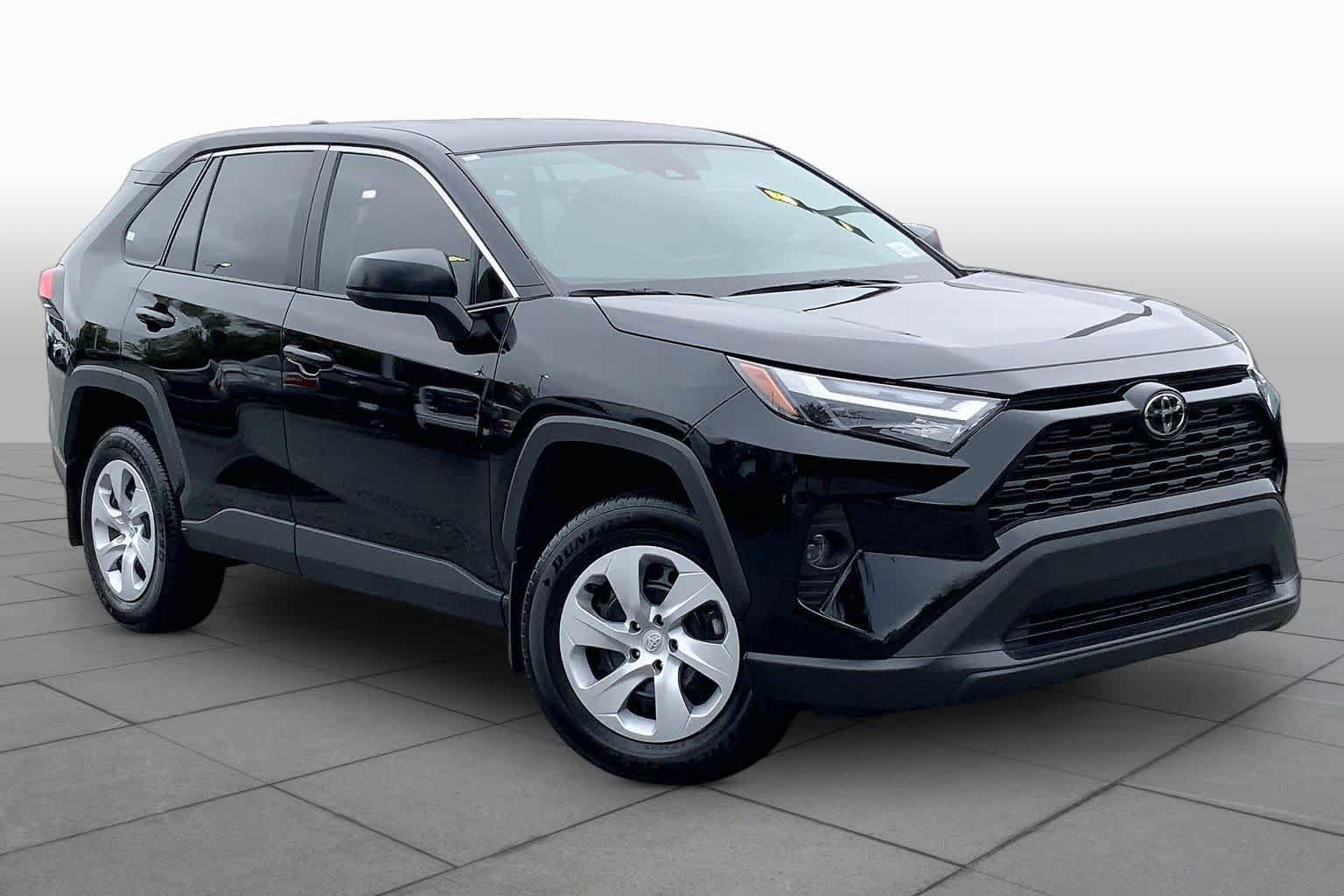 Used 2025 Toyota RAV4 LE FWD image 3