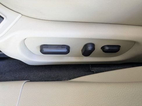 Used 2016 Ford Taurus Limited image 19