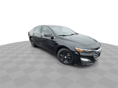 Certified 2025 Chevrolet Malibu LS image 2