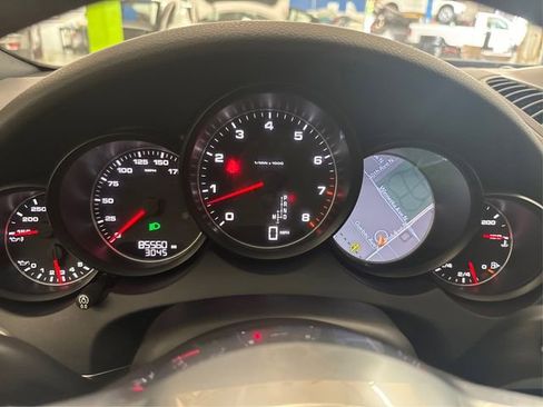 Used 2016 Porsche Cayenne image 21