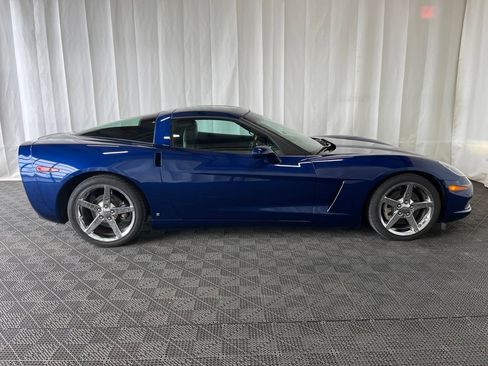 Used 2007 Chevrolet Corvette Coupe w/ Preferred Equipment Group RWD image 2