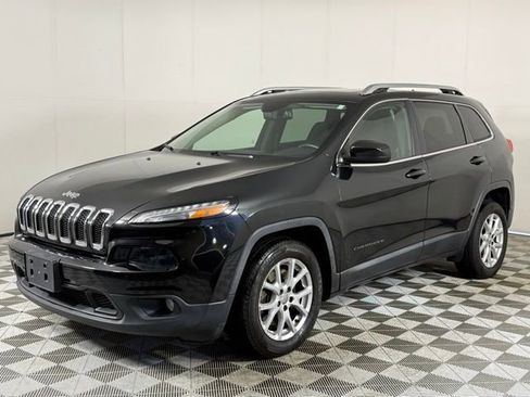 Used 2015 Jeep Cherokee Latitude w/ Comfort/Convenience Group image 2