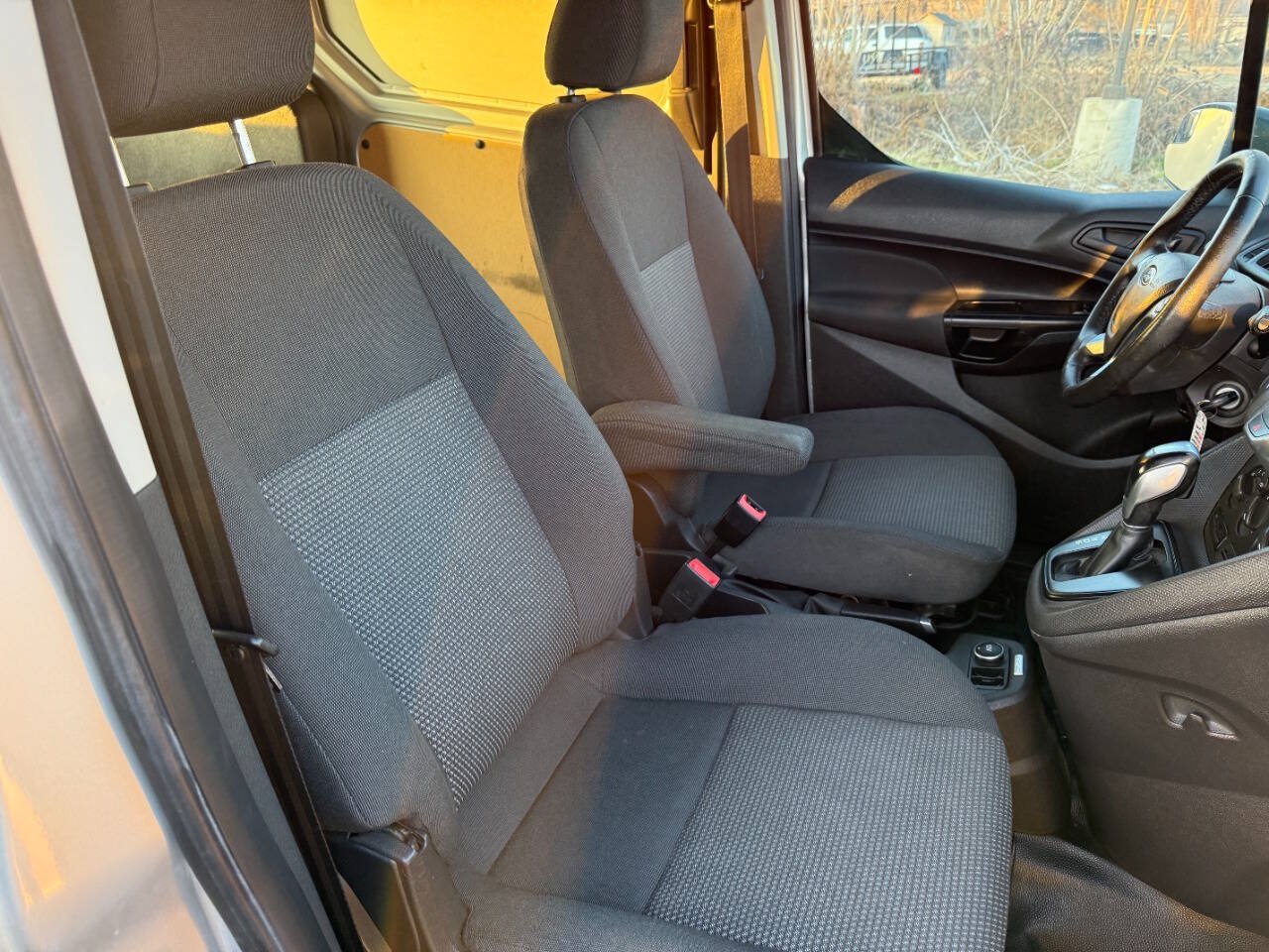Used 2017 Ford Transit Connect XL FWD image 19