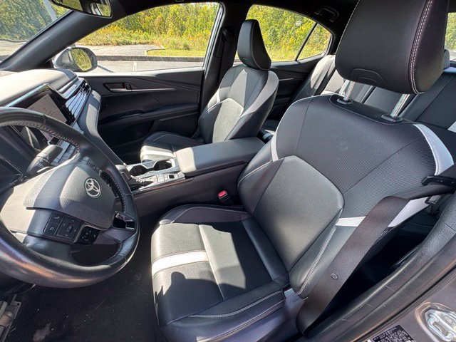 Used 2025 Toyota Camry SE FWD image 13