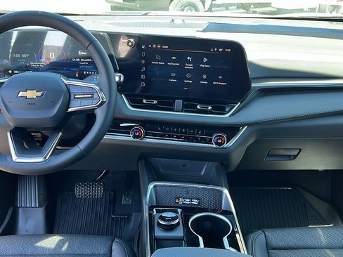 New 2026 Chevrolet Equinox LT w/ Convenience Package II AWD/4WD image 15
