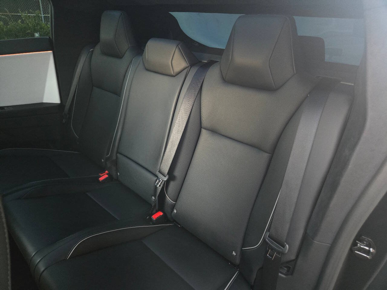 Used 2024 Tesla Cybertruck AWD Crew Cab image 24