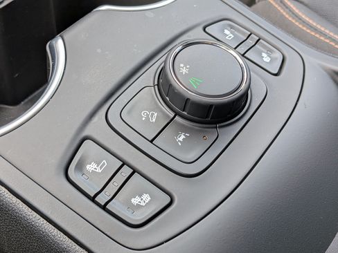 Used 2021 GMC Terrain SLT w/ Infotainment Package II FWD image 32