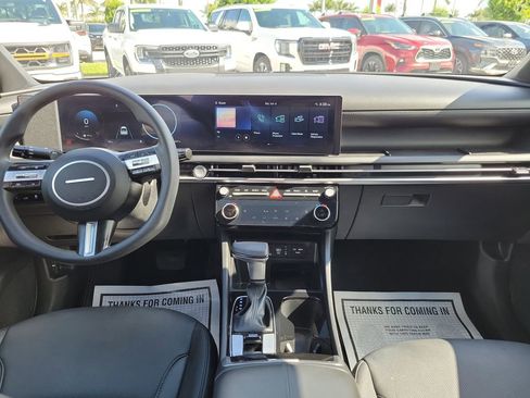 Used 2025 Hyundai Santa Cruz SEL FWD image 15
