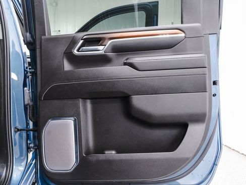 Used 2024 GMC Sierra 2500 Denali w/ Denali Reserve Package image 34