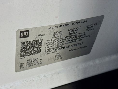 Certified 2025 Buick Enclave Preferred image 32