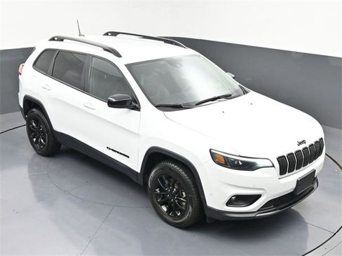 Used 2023 Jeep Cherokee Altitude Lux image 36