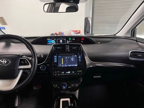 Used 2017 Toyota Prius Four FWD image 20
