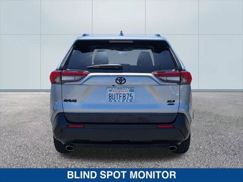 Used 2021 Toyota RAV4 XLE AWD/4WD image 4