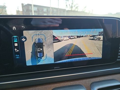 Used 2025 Mercedes-Benz GLS 450 GLS 450 image 32