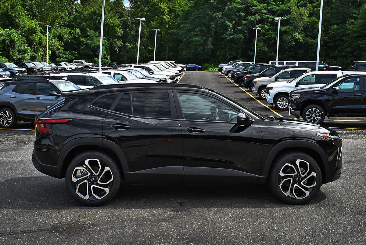 New 2026 Chevrolet Trax RS w/ Driver Confidence Package FWD image 6