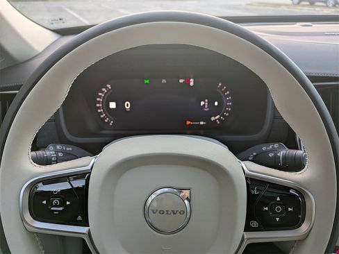 New 2026 Volvo XC90 B6 Ultra w/ Protection Package image 38
