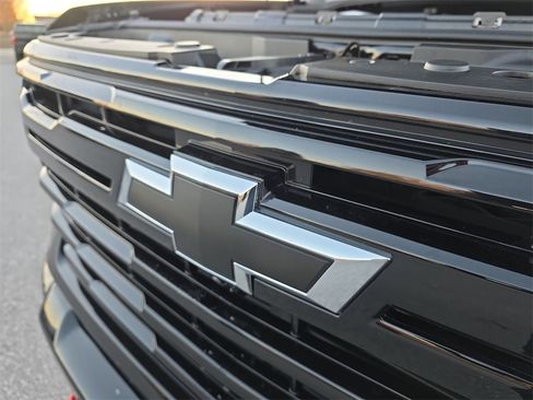 Certified 2025 Chevrolet Silverado 2500 LTZ w/ LTZ Plus Package image 31