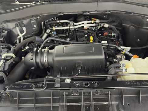 Used 2022 Ford Explorer XLT w/ Equipment Group 202A RWD image 32