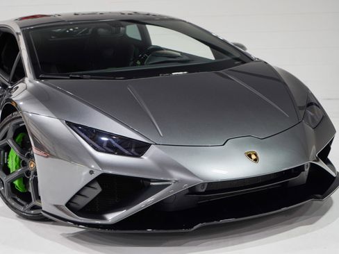 Used 2022 Lamborghini Huracan EVO RWD image 24