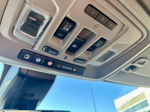 Used 2022 Chevrolet Silverado 1500 LTZ w/ LTZ Premium Package image 17