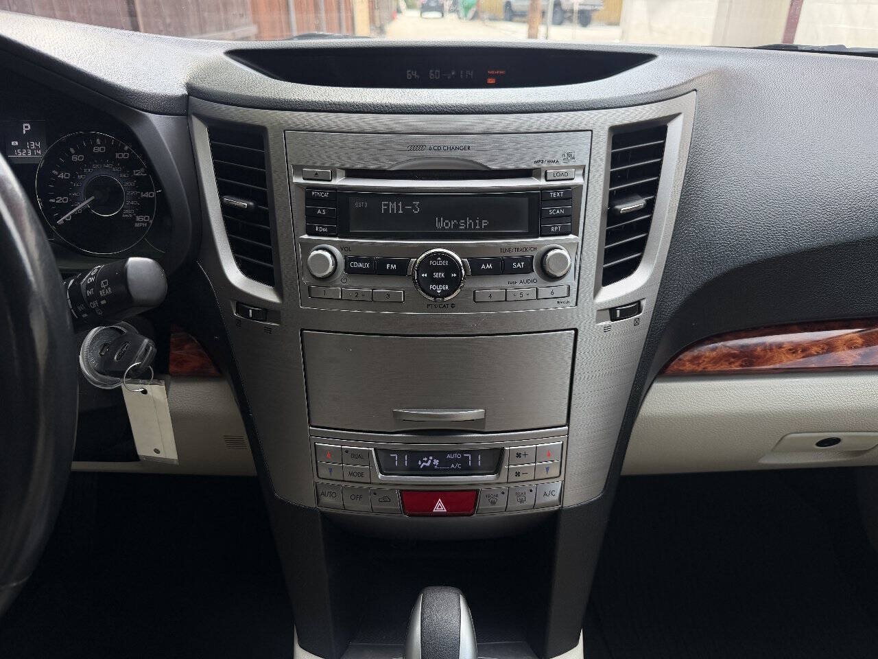 Used 2010 Subaru Outback 3.6R Limited AWD/4WD image 26