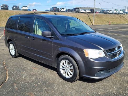 Used 2015 Dodge Grand Caravan SXT FWD image 17