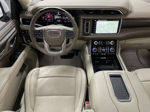 Used 2024 GMC Yukon Denali w/ Advanced Technology Package AWD/4WD image 30