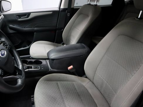 Certified 2022 Ford Escape SE w/ SE Sport Appearance Package image 24