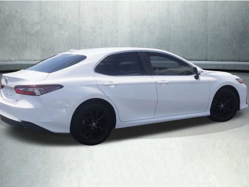Used 2022 Toyota Camry LE FWD image 13