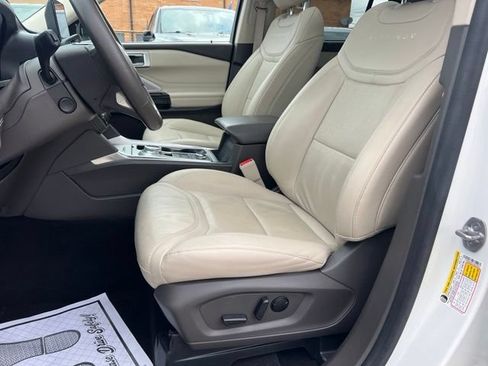 Certified 2023 Ford Explorer Platinum w/ Technology Package AWD/4WD image 21