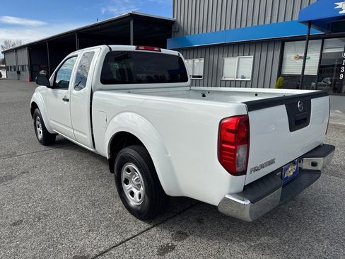 Used 2015 Nissan Frontier S image 3