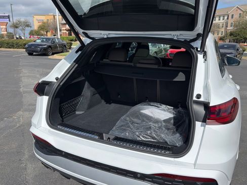 Used 2025 Audi Q5 Premium Plus w/ Premium Plus image 25