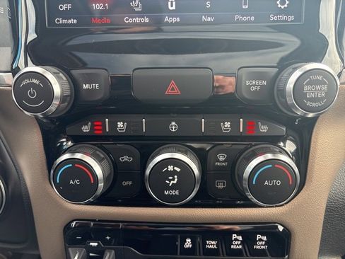 Used 2020 RAM 1500 Laramie image 37