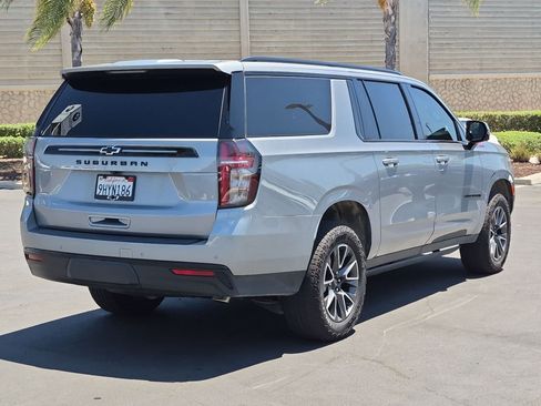 Used 2023 Chevrolet Suburban Z71 w/ Luxury Package AWD/4WD image 10