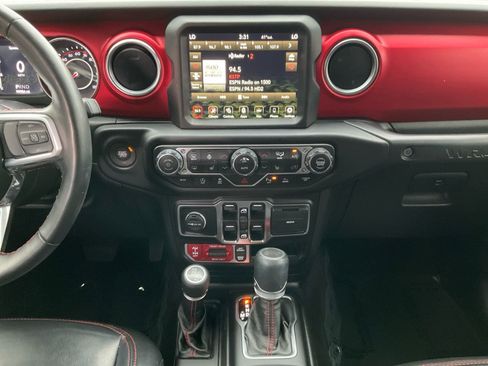 Used 2022 Jeep Wrangler Unlimited Rubicon w/ Xtreme Recon 35" Tire Package image 11