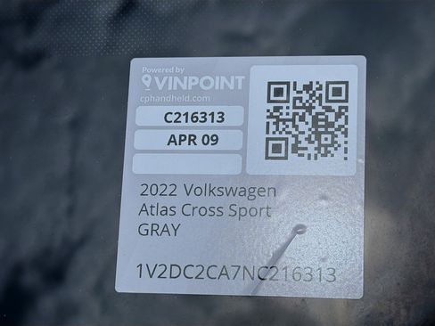 Used 2022 Volkswagen Atlas Cross Sport SE image 37