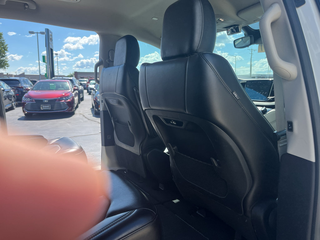 Used 2023 Chrysler Pacifica Touring-L FWD image 55