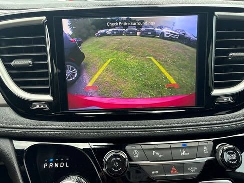 New 2027 Chrysler Pacifica Select AWD/4WD image 48