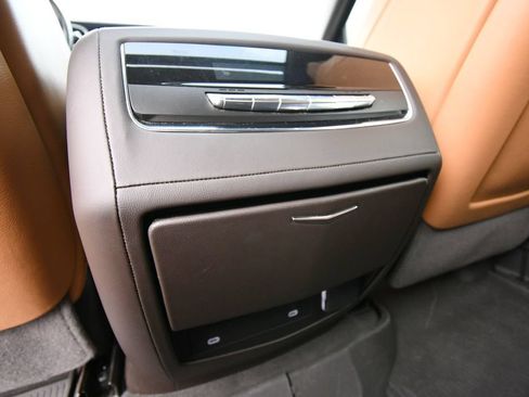 Used 2023 Cadillac Escalade Premium Luxury AWD/4WD image 18