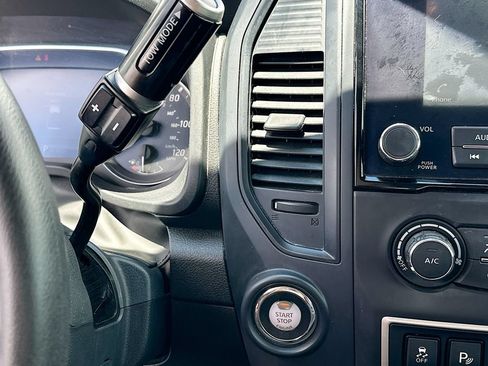 Used 2021 Nissan Titan S RWD image 22