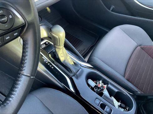 Used 2024 Toyota Corolla SE w/ SE Package image 17
