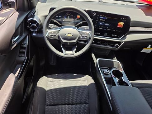 Certified 2026 Chevrolet Equinox LT FWD image 12