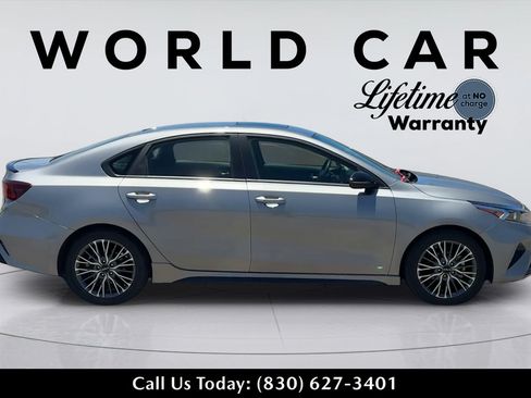 Used 2024 Kia Forte GT-Line w/ GT-Line Premium Package FWD image 2