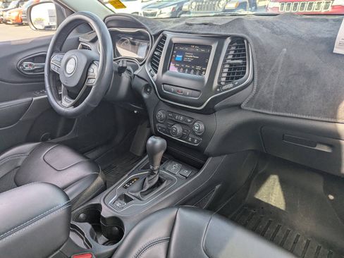 Used 2021 Jeep Cherokee Latitude Plus image 12